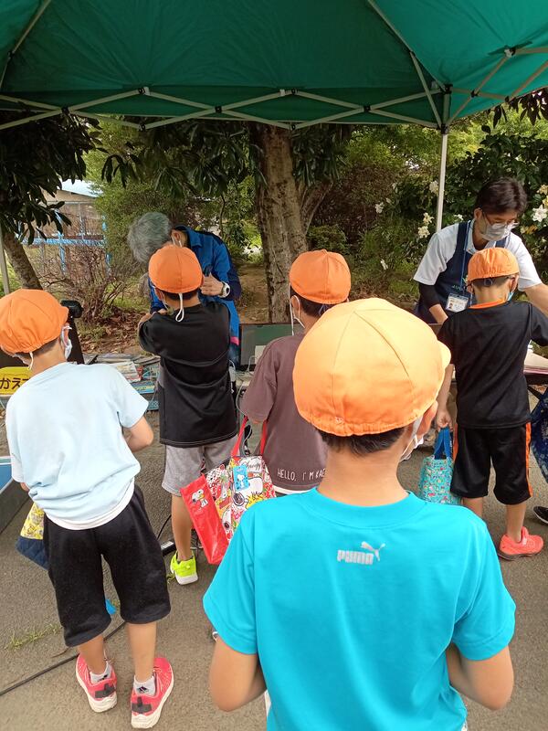 貸し出しの様子